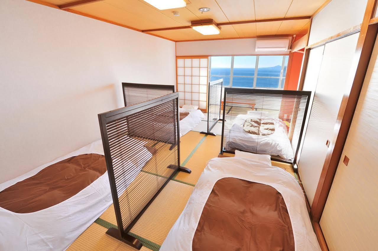 Onsen Hostel Hinoemi Atami  Kültér fotó