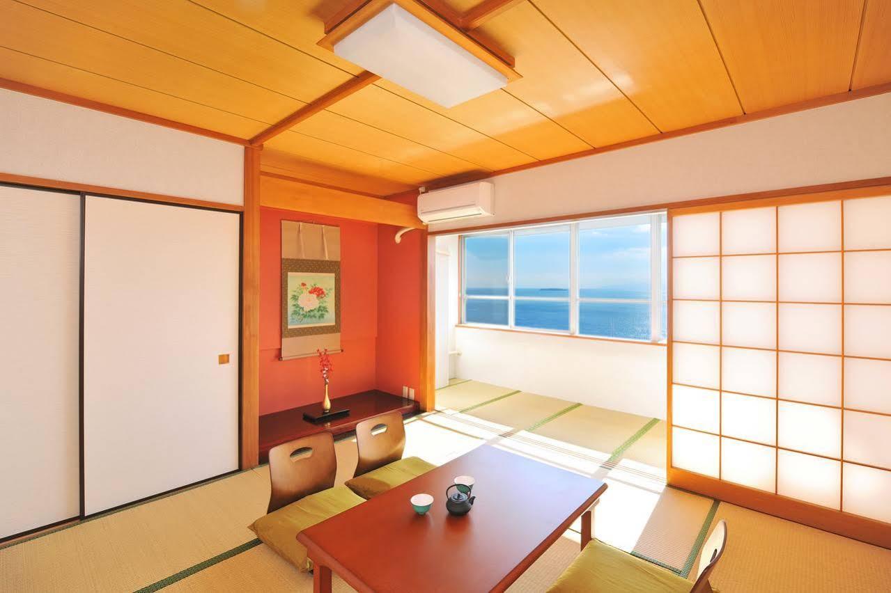 Onsen Hostel Hinoemi Atami  Kültér fotó